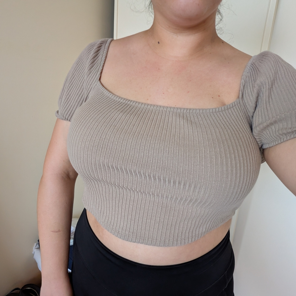 H&M Ribbed Beige Crop Top With Puffed Sleeves